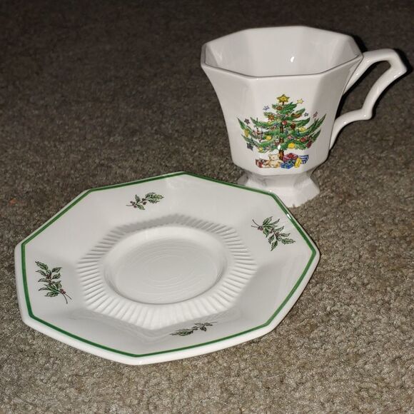 Nikko  Christmas Tea Cup and Saucer - Picture 2 of 9